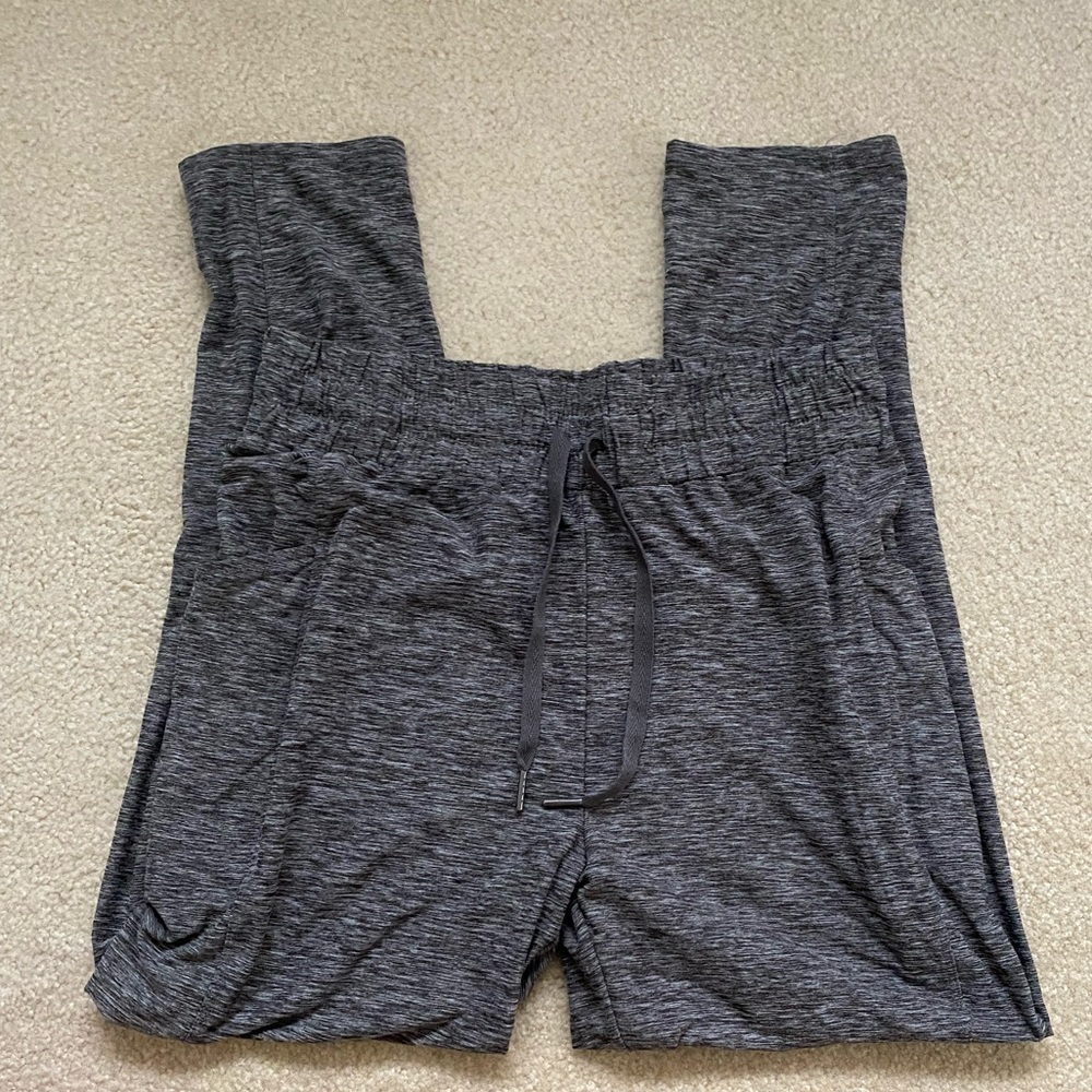 Kyodan activewear joggers. Size M.